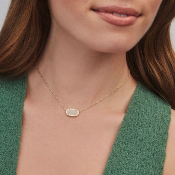 Elisa Gold Pendant Necklace in Iridescent Drusy - Picture 4 of 5